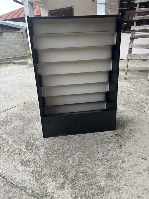 Черен стелаж