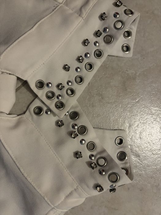 Стилен топ Guess