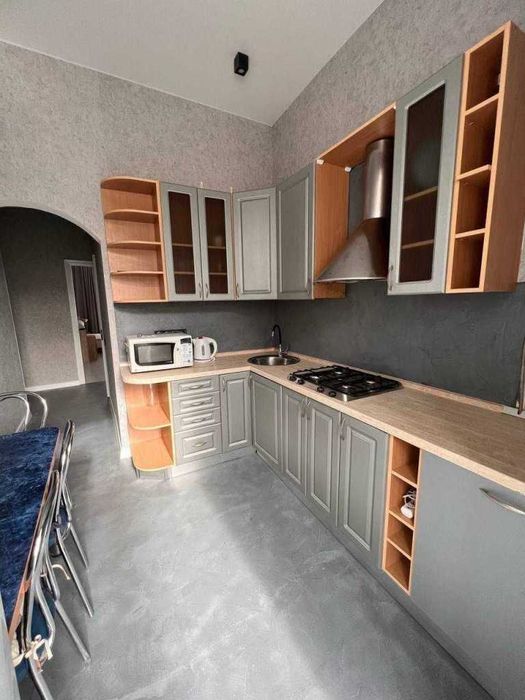 Дава се под наем Двустаен апартамент в София, Център - 68 кв.м за 535.5 € - Снимка #1