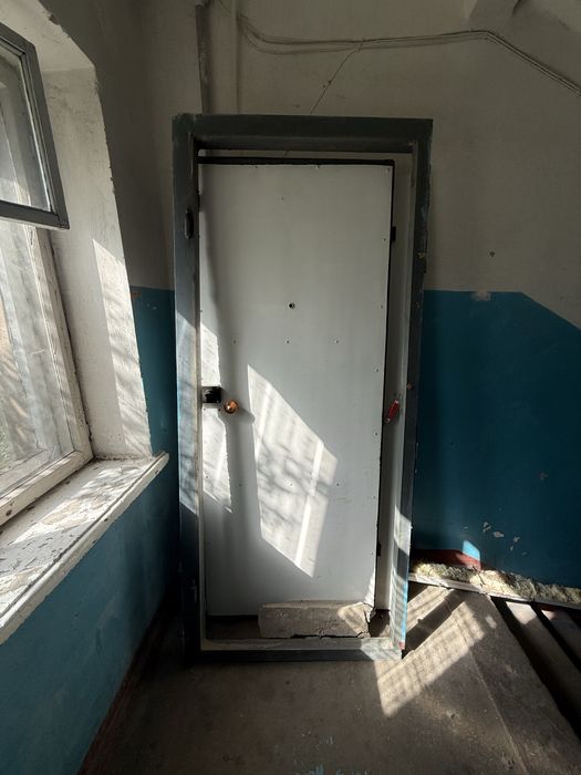 Продам входную дверь