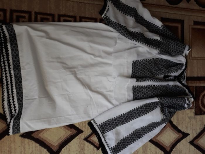 costum natoinal popular vechi