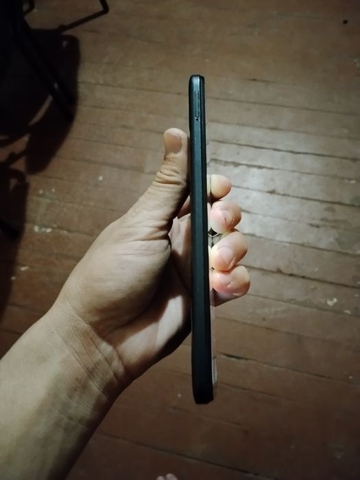 Redmi 12  c 6 128 hotira ishlashi yaxshi bir qoʻl