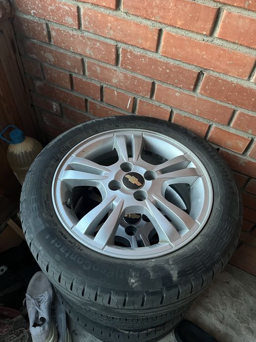 ПРОДАМ покрышки R15