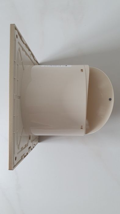 Продам вытяжной вентилятор (вытяжка)