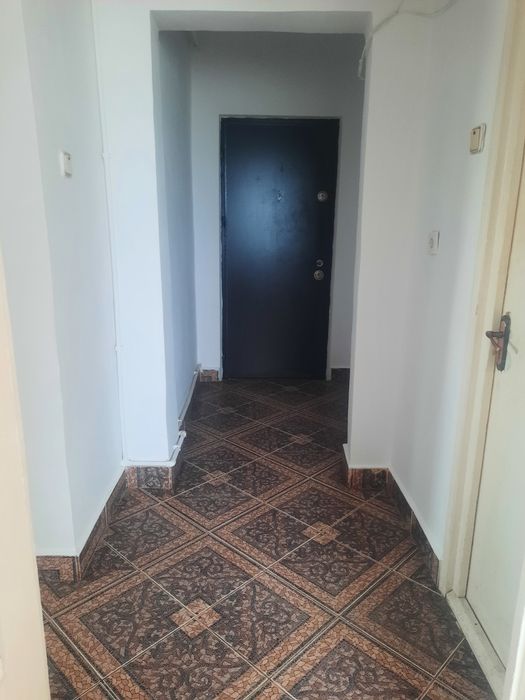 Inchiriez apartament 2 camere in Pascani.