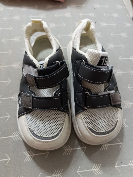 Продам сандали детские