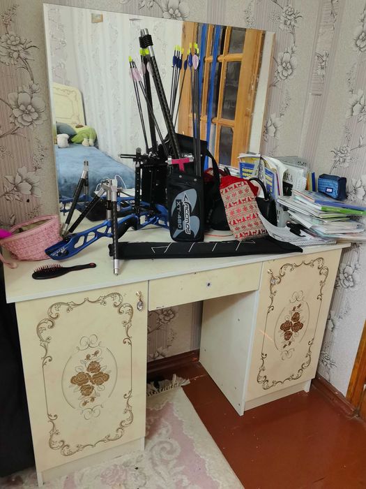 Зеркало, трюмо, 2 вида по 10тысяч