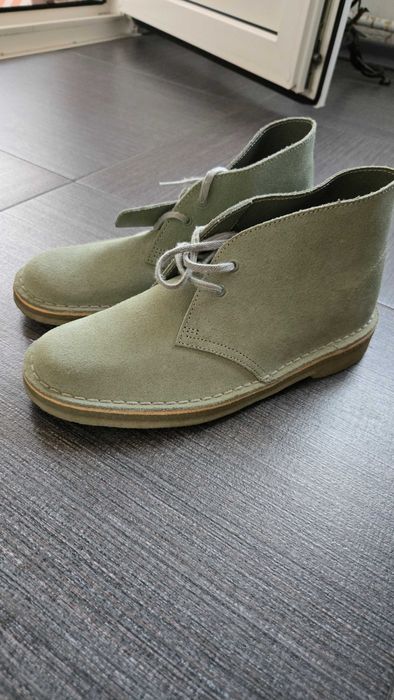 Дамски велурени обувки Clarks, 39