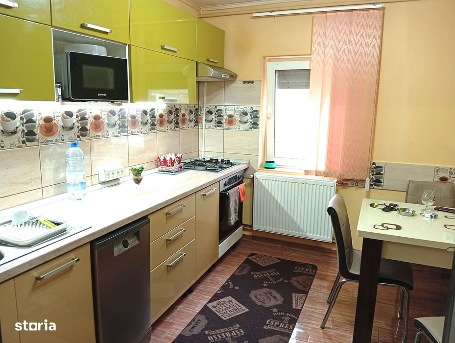 Apartament 3 camere in Confectii
