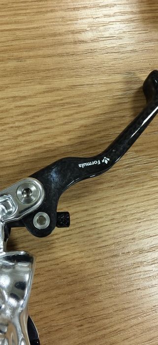 Спирачки FORMULA CURA 4 PM Polish 4-ри бутални предни лост carbon