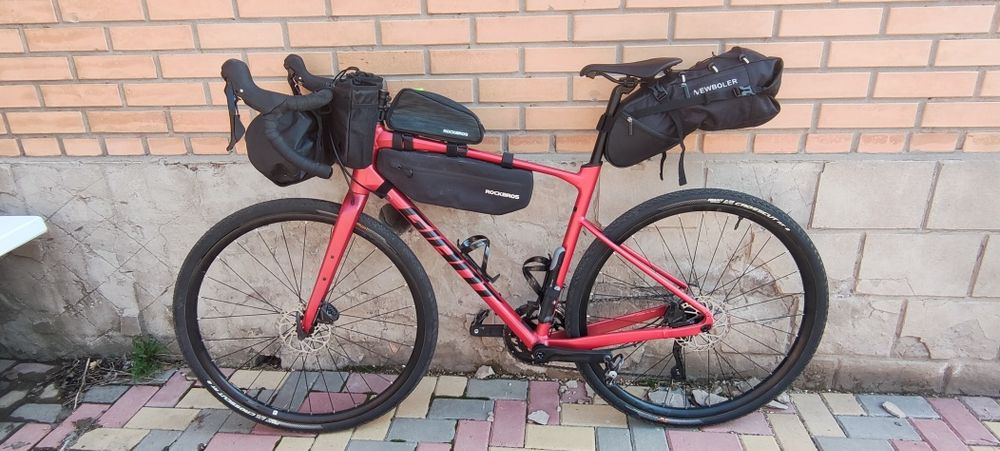 Гревел Giant Revolt 1,