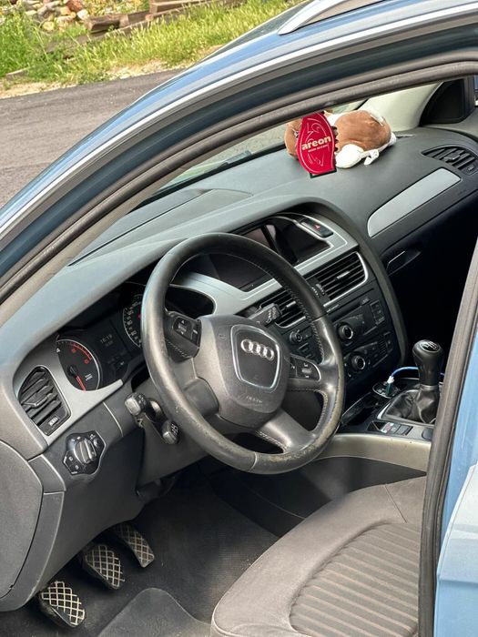 Audi  A4. b8 2.0 D vand / schimb