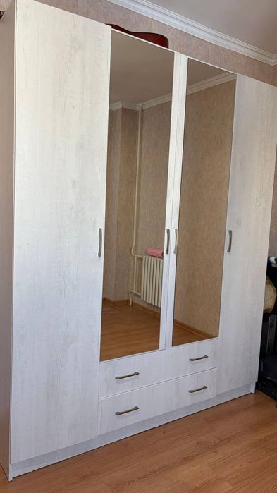 Продаётся шкаф (шифоньер)