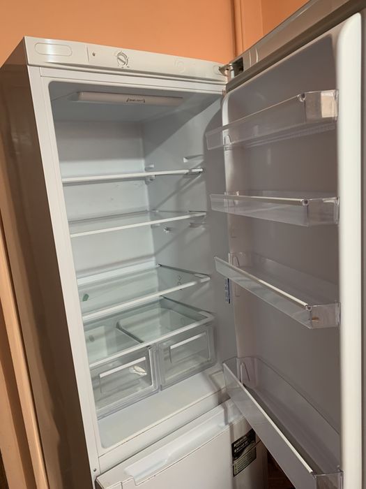 Хладилник Аристон 188 см