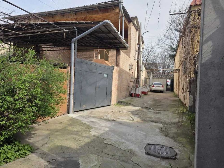 Дархан, метро Хамида Алимджана дом В САМОМ ЦЕНТРЕ !!