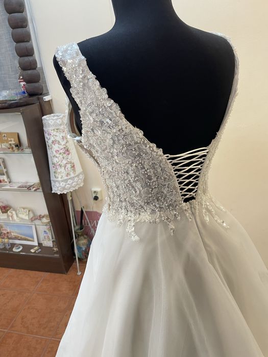 Сватбена рокля-бяла