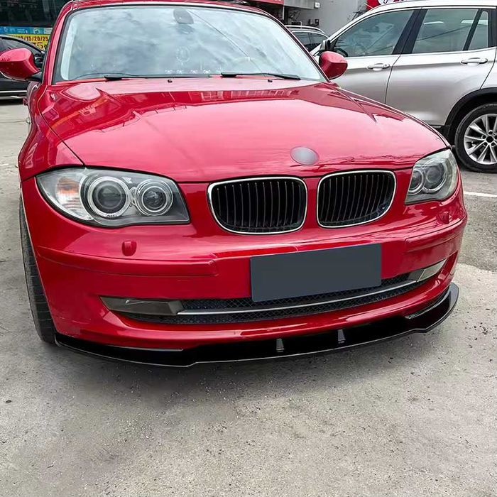 Prelungire Extensie Lip Bara Fata BMW Seria 1 E81 E82 E87 E88, pentru Bara Normala, Negru Lucios