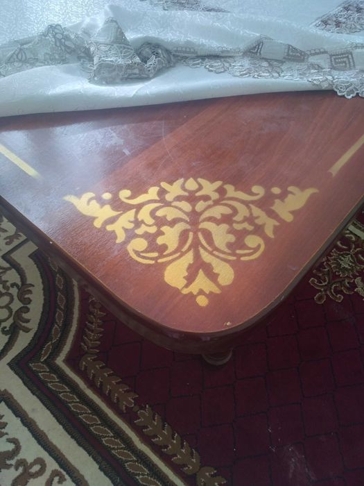 Стол со стульями