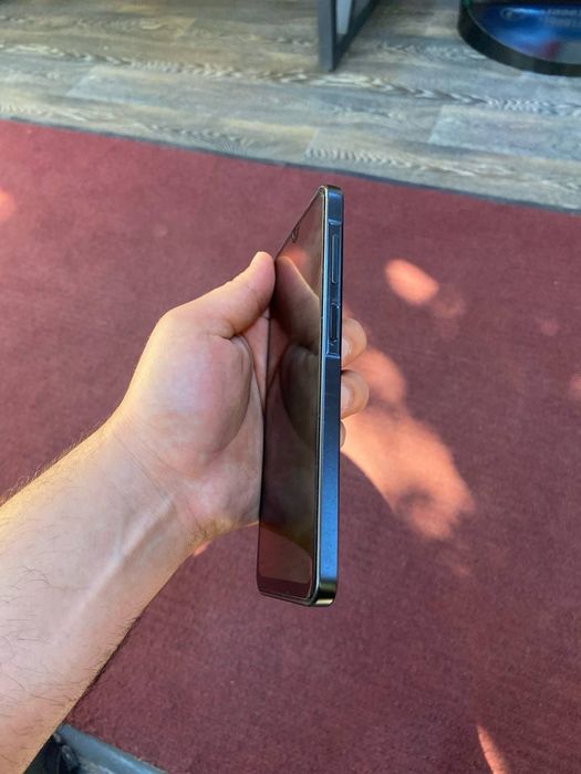 Galaxy A17 yengide ayol kishi cheholda tutgan,