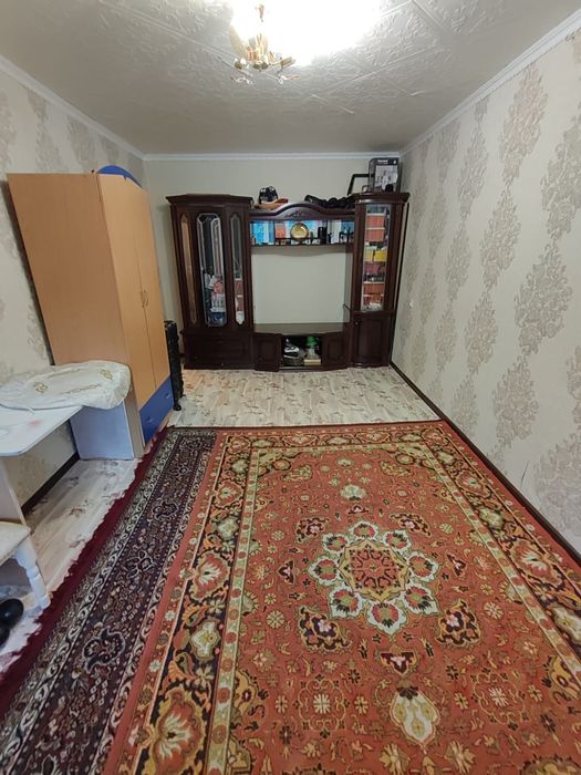 Продам 3 х комн . 4-33, 1 этаж.
