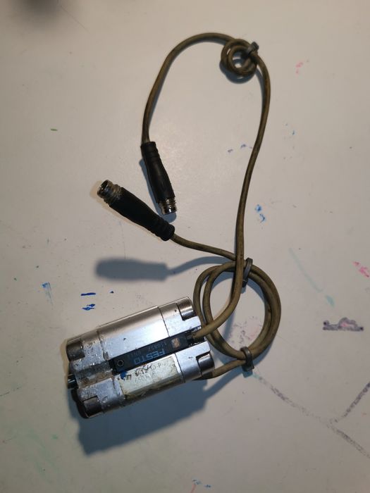 Cilindru pneumatic Festo ADVU 12-10-P-A