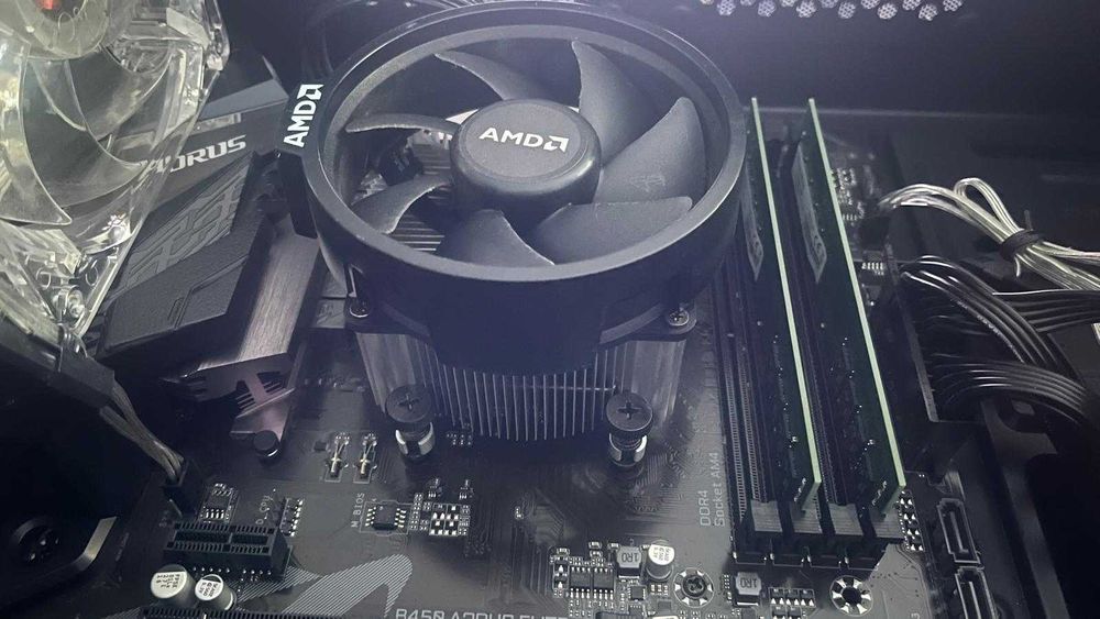 Procesor AMD Ryzen 5 3400G (Grafică Vega 11) + Cooler Wraith Spire