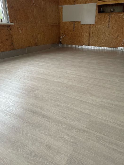 укладка ламината, линолеума