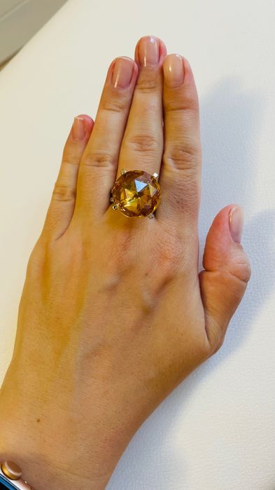 Серебрянное кольцо с крупным камнем