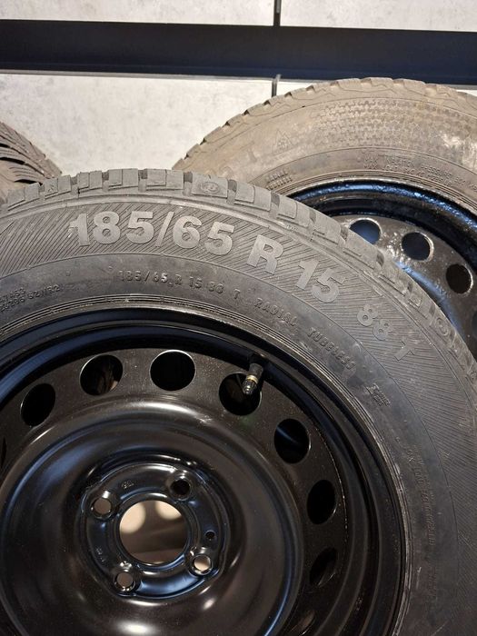 VAND 4 ROTI cu cauciucuri de iarna   +1 ROATA cu cauciuc de vara