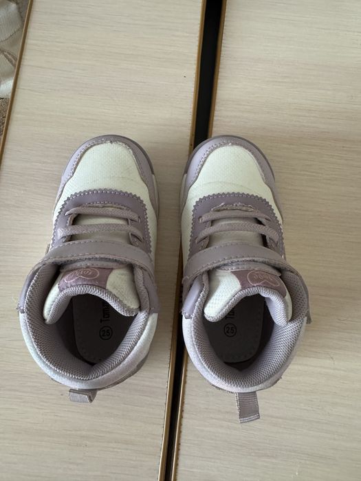 Продам демисезонную детскую обувь