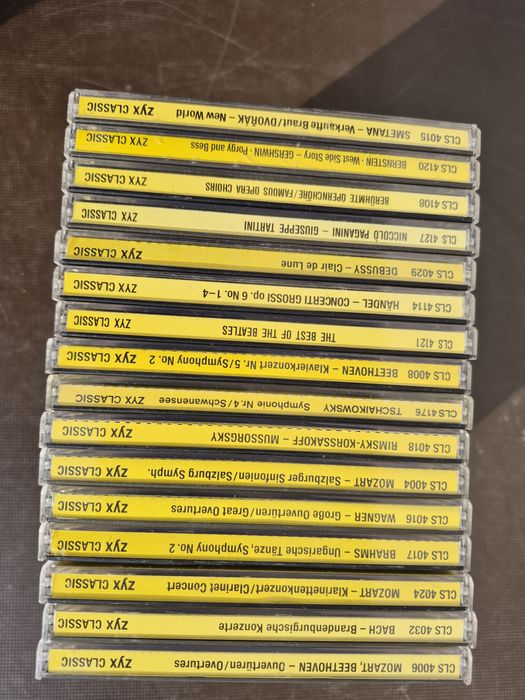 Vand 24 CD muzică clasică mixta,colectia Gala klasic & colectia ZYX .