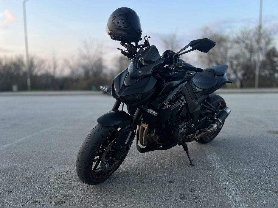 Kawasaki Z1000.