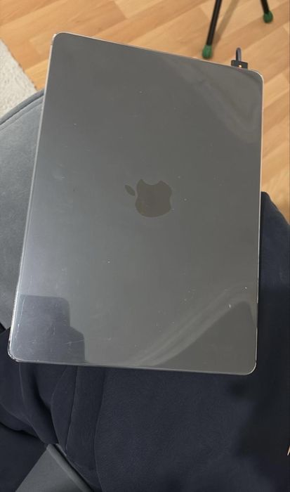 Продается macbook Air 2025 M4.