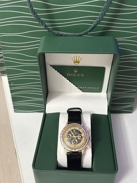 Золотые часы с бриллантами