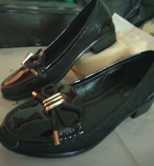 Лаковые туфли типа Лоферы