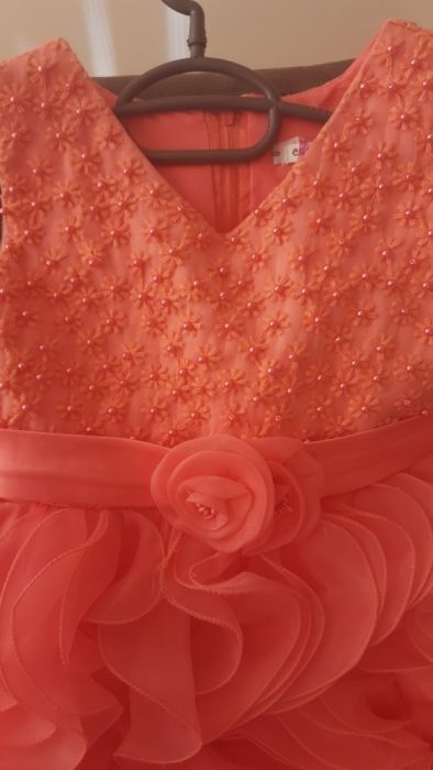 Дрешки за момиче