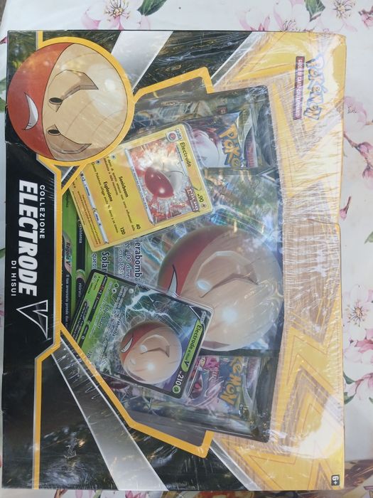 Pokémon TCG Electrode V Collection Box