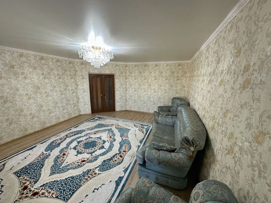 Продам 4 комнатную квартиру