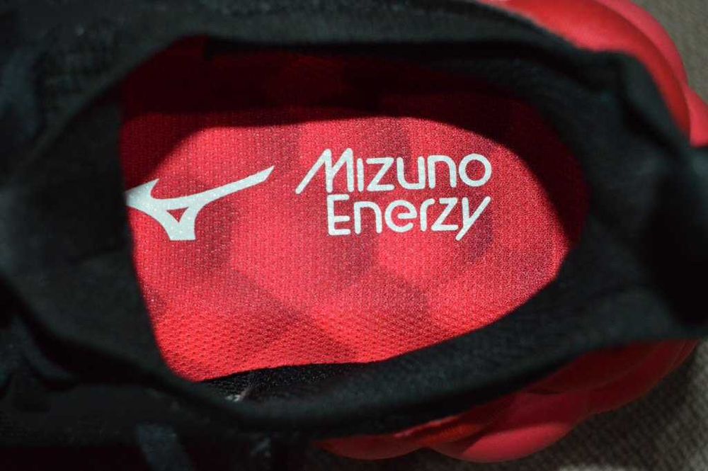 Adidasi Mizuno Enerzy Big Bubble 39 noi unisex