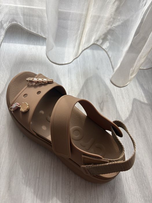 Чисто нови женски сандали CROCS 39-40