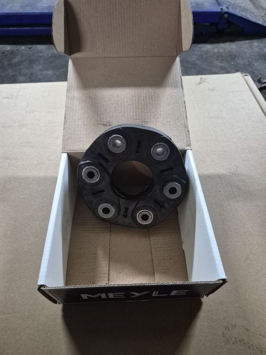 Шарнирно съединение(гумено каре)карданен вал  БМВ