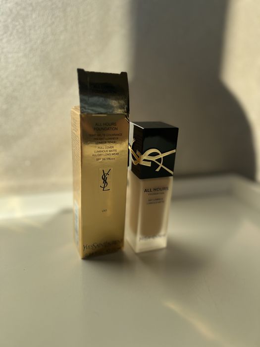 Fond de ten YSL