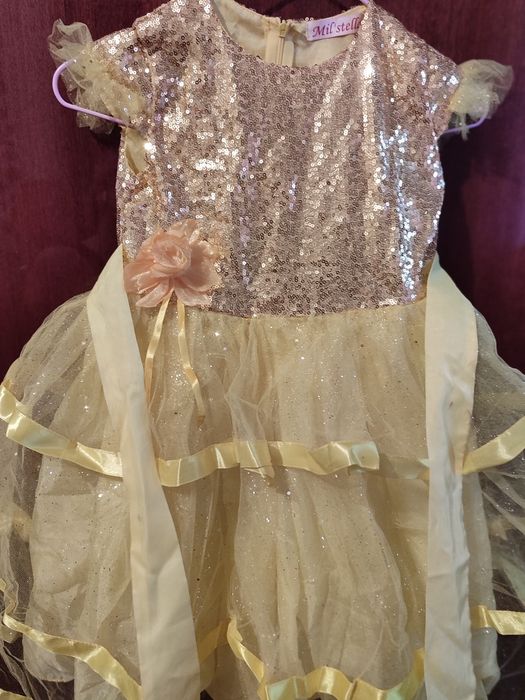 Вязаное платье.Много детской одежды