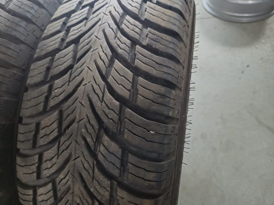 2 anvelope All Season Nokian 215 70 15 C ca și noi // Dot 2024