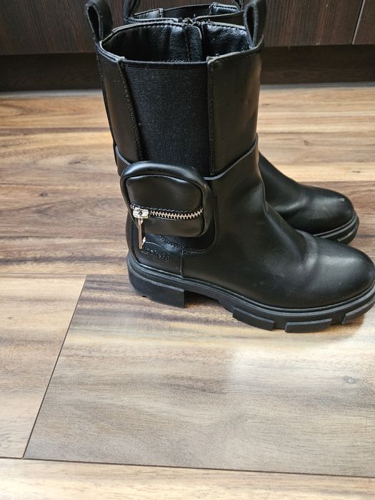 Черни маркови кубинки