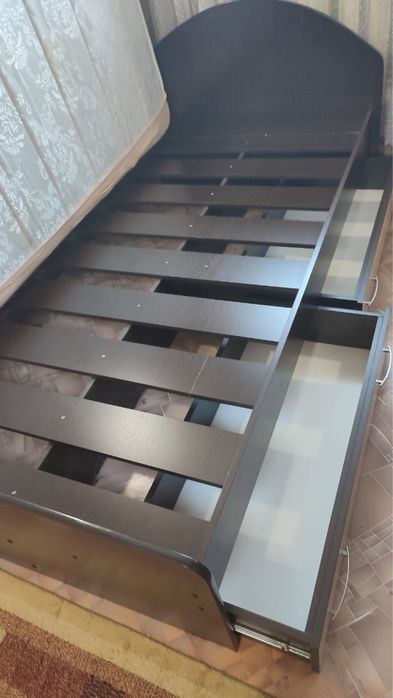 Кровать полуторная