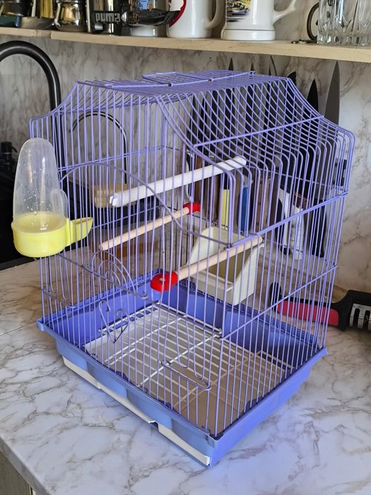 Colivie cu dimensiuni reduse pentru pasari