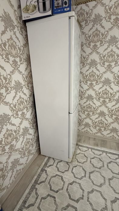 Холодильник INDESIT