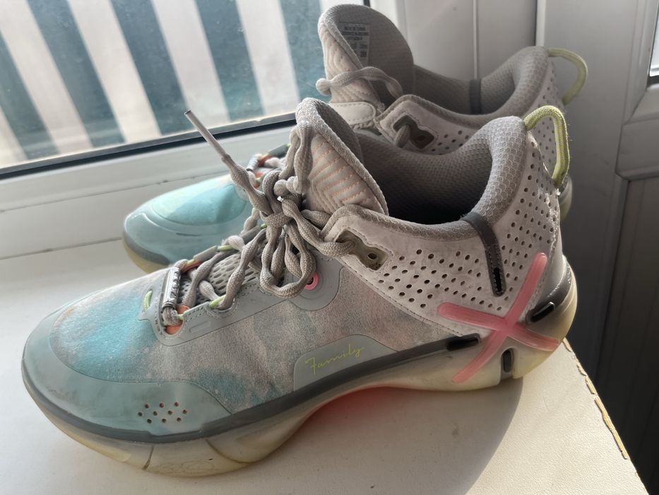 продам  кроссовки Lining Shadow 6