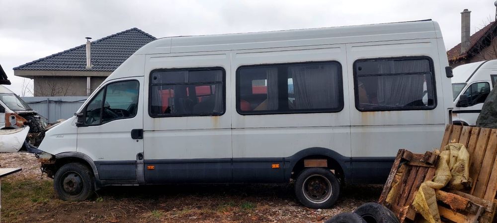Vând piese iveco daily